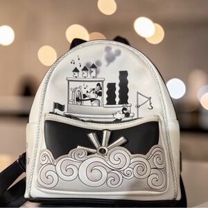 Mickey Mouse Steamboat Lounge Fly